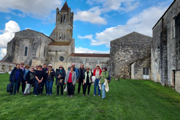 Jolie promenade sous le soleil et recueillement dans l'Abbaye.